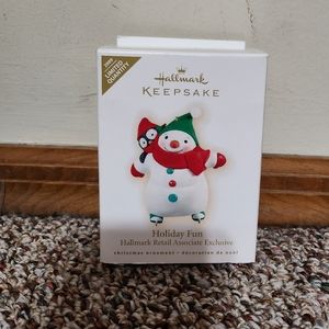 "2009 Limited Quantity Hallmark Ornament
